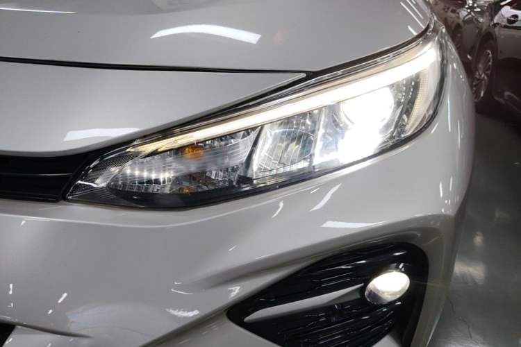 Used Toyota Wildlander 2020 2.0L CVT 4x4 Luxury Edition Left Front Headlight