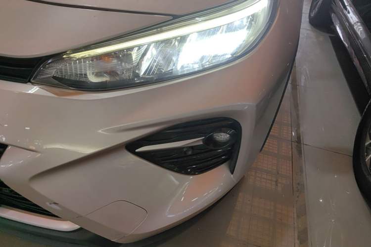 Used Toyota Wildlander 2020 Dual-Engine 2.5L E-CVT Two-Wheel Drive Luxury Edition Left Front Headlight