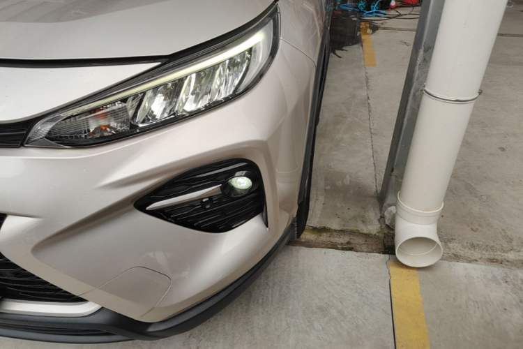 Used Toyota Wildlander 2020 2.0L CVT Two-Wheel Drive Luxury Edition Left Front Headlight