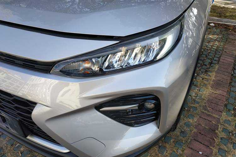 Used Toyota Wildlander 2020 Dual-Engine 2.5L E-CVT Two-Wheel Drive Luxury Edition Left Front Headlight