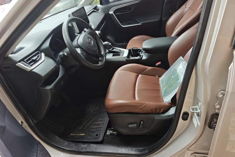 Used Toyota Wildlander 2020 2.0L CVT Two-Wheel Drive Leading Edition Left Front Seat