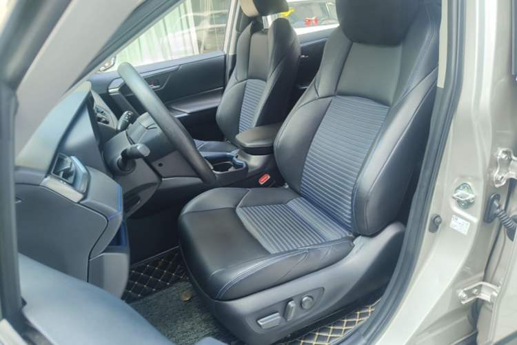 Used Toyota Wildlander 2020 2.0L CVT Two-Wheel Drive Tech Edition Left Front Seat