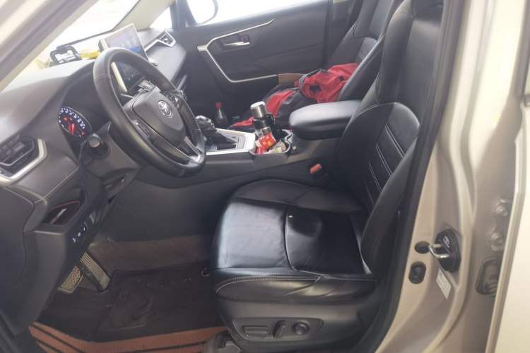 Used Toyota Wildlander 2020 2.0L CVT Two-Wheel Drive Luxury Edition Left Front Seat