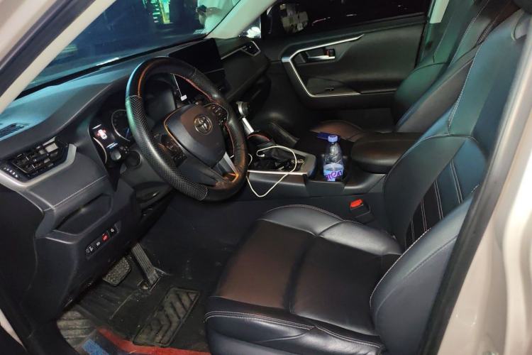 Used Toyota Wildlander 2020 Dual-Engine 2.5L E-CVT Two-Wheel Drive Luxury Edition Left Front Seat