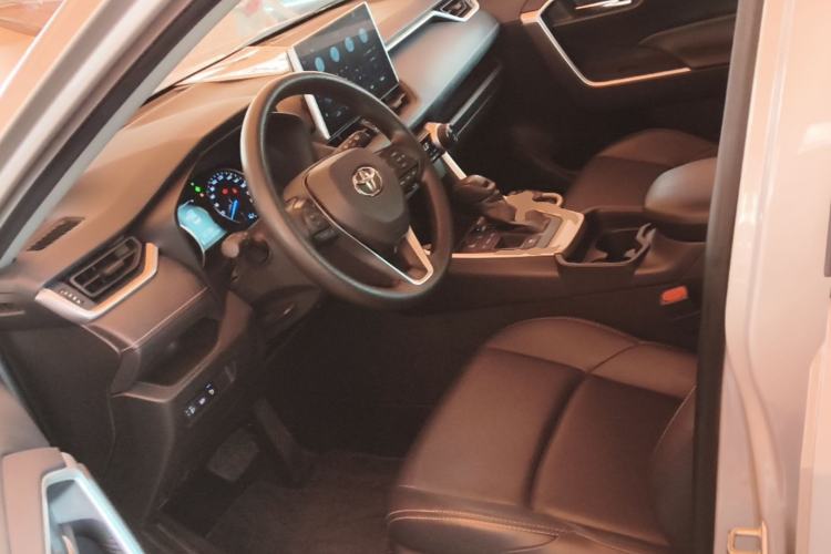 Used Toyota Wildlander 2020 Dual-Engine 2.5L E-CVT Two-Wheel Drive Luxury Edition Left Front Seat