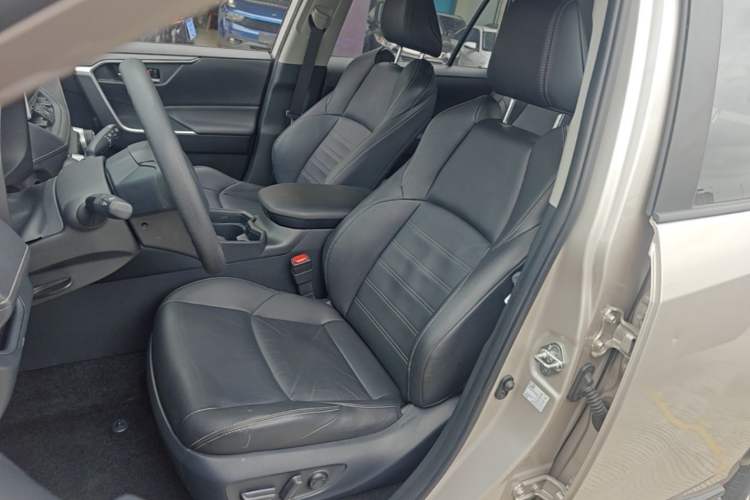 Used Toyota Wildlander 2020 2.0L CVT Two-Wheel Drive Luxury Edition Left Front Seat