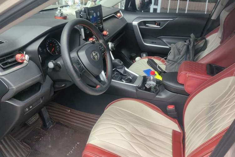 Used Toyota Wildlander 2020 2.0L CVT Two-Wheel Drive Luxury Edition Left Front Seat