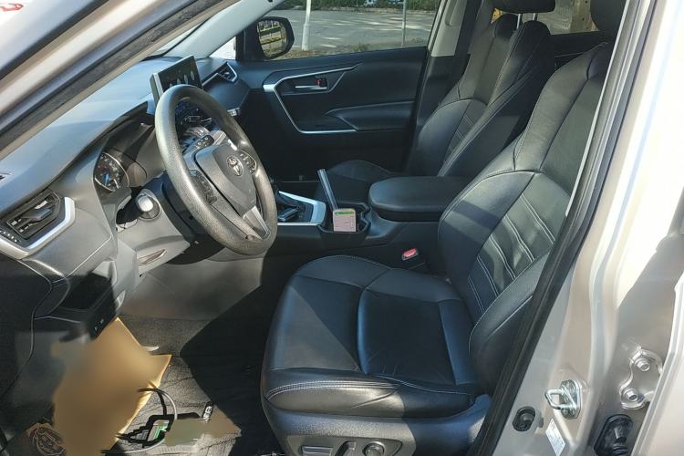 Used Toyota Wildlander 2020 Dual-Engine 2.5L E-CVT Two-Wheel Drive Luxury Edition Left Front Seat