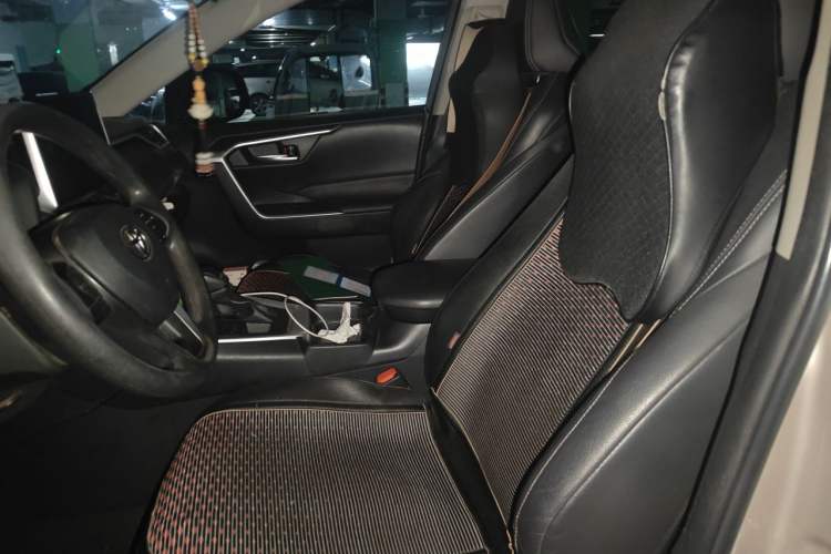 Used Toyota Wildlander 2020 2.0L CVT 4x4 Luxury Edition Left Front Seat