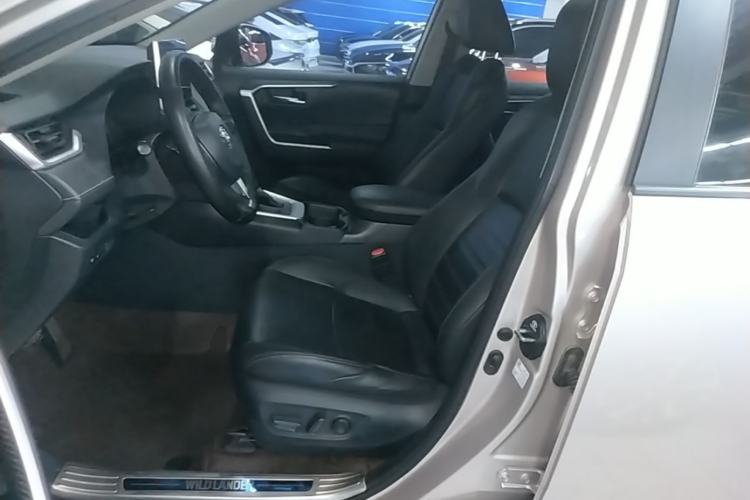 Used Toyota Wildlander 2020 2.0L CVT Two-Wheel Drive Luxury Edition Left Front Seat