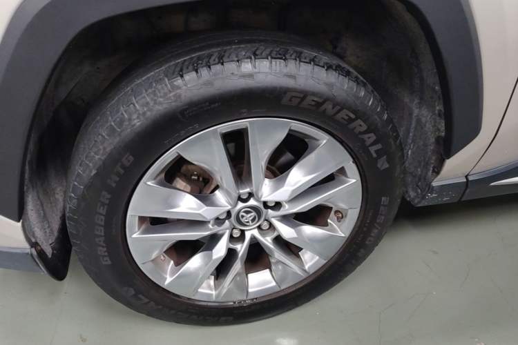 Used Toyota Wildlander 2020 2.0L CVT 4x4 Luxury Edition Left Front Wheel Hub