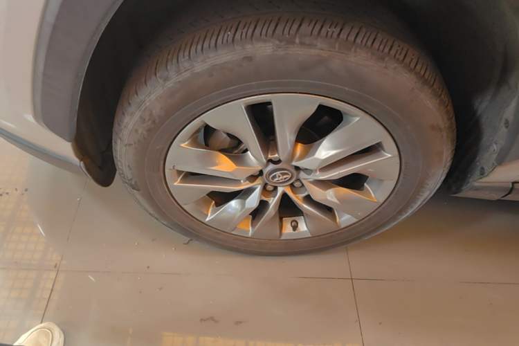 Used Toyota Wildlander 2020 Dual-Engine 2.5L E-CVT Two-Wheel Drive Luxury Edition Left Front Wheel Hub