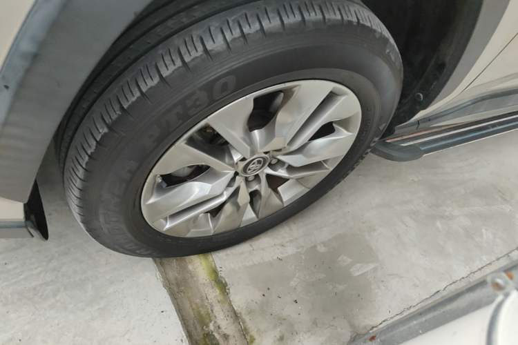 Used Toyota Wildlander 2020 2.0L CVT Two-Wheel Drive Luxury Edition Left Front Wheel Hub