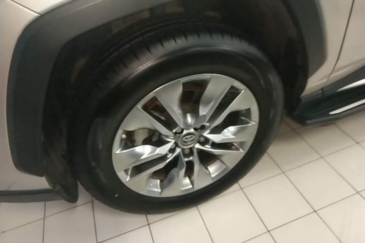 Used Toyota Wildlander 2020 2.0L CVT Two-Wheel Drive Luxury Edition Left Front Wheel Hub