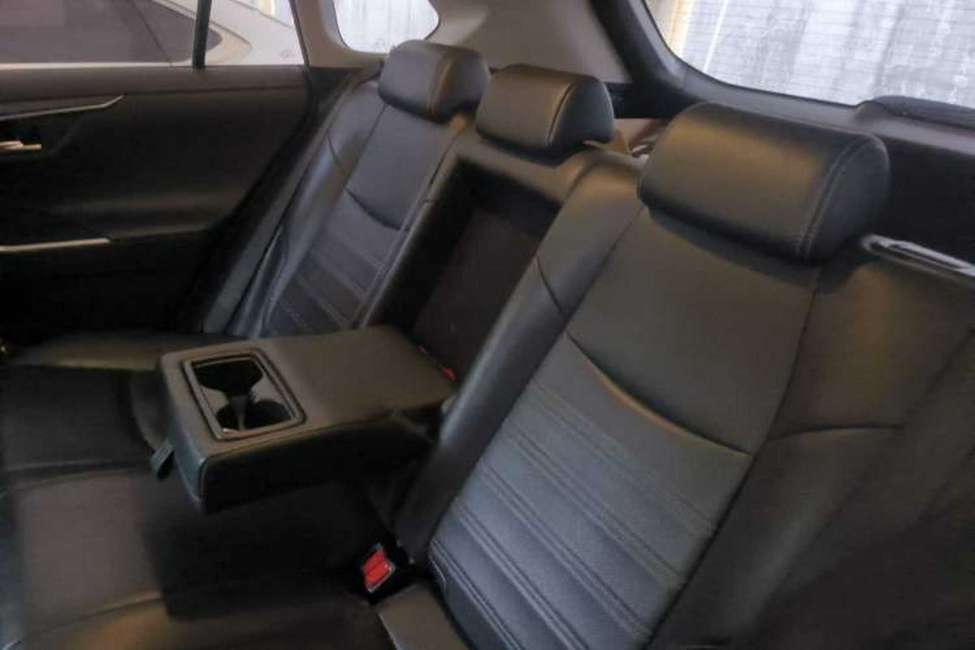 Used Toyota Wildlander 2020 Dual-Engine 2.5L E-CVT Two-Wheel Drive Prestige Edition Left Rear Seat