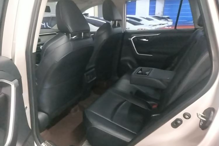 Used Toyota Wildlander 2020 2.0L CVT Two-Wheel Drive Luxury Edition Left Rear Seat
