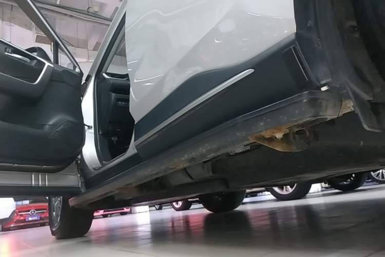 Used Toyota Wildlander 2020 2.0L CVT Two-Wheel Drive Luxury Edition Left Side Sill