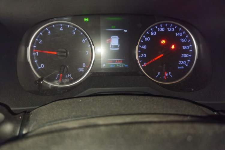 Used Toyota Wildlander 2020 2.0L CVT Two-Wheel Drive Luxury Edition Odometer Close Up