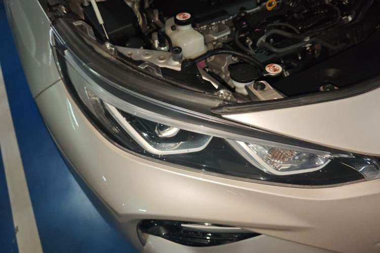Used Toyota Wildlander 2020 Dual-Engine 2.5L E-CVT Two-Wheel Drive Prestige Edition Right Front Headlight