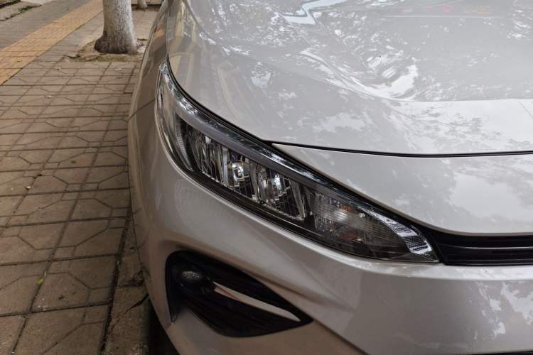 Used Toyota Wildlander 2020 Dual-Motor 2.5L E-CVT Four-Wheel Drive Luxury Edition Right Front Headlight