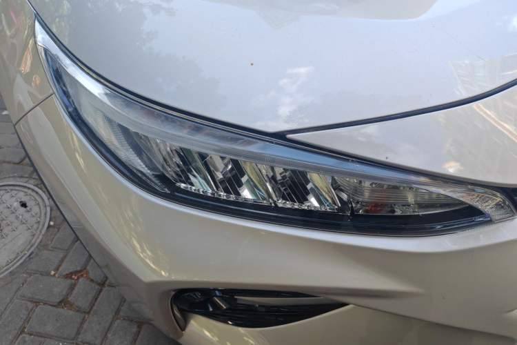 Used Toyota Wildlander 2020 2.0L CVT Two-Wheel Drive Luxury Edition Right Front Headlight