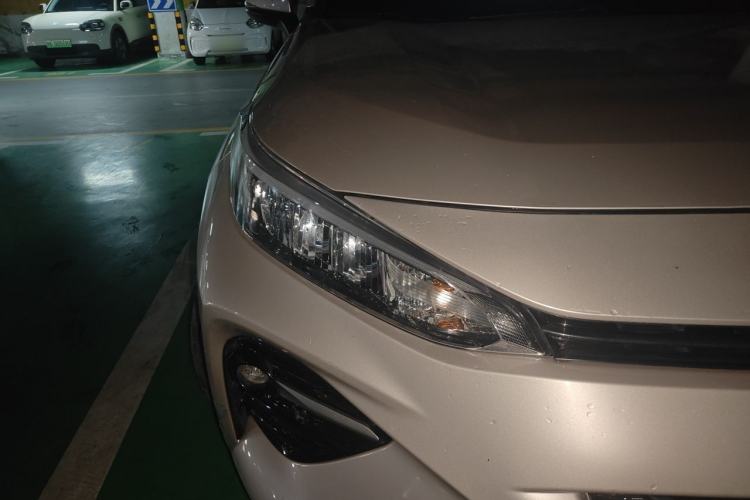 Used Toyota Wildlander 2020 2.0L CVT 4x4 Luxury Edition Right Front Headlight