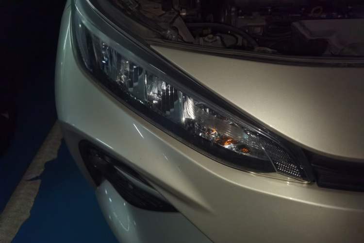 Used Toyota Wildlander 2020 2.0L CVT Two-Wheel Drive Luxury Edition Right Front Headlight