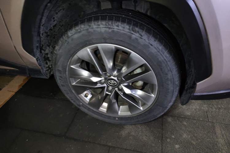 Used Toyota Wildlander 2020 Dual-Engine 2.5L E-CVT Two-Wheel Drive Luxury Edition Right Front Wheel Hub