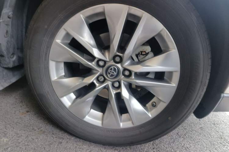 Used Toyota Wildlander 2020 Dual-Engine 2.5L E-CVT Two-Wheel Drive Prestige Edition Right Front Wheel Hub