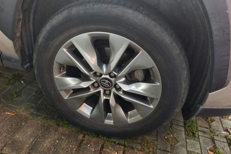 Used Toyota Wildlander 2020 2.0L CVT Two-Wheel Drive Luxury Edition Right Front Wheel Hub