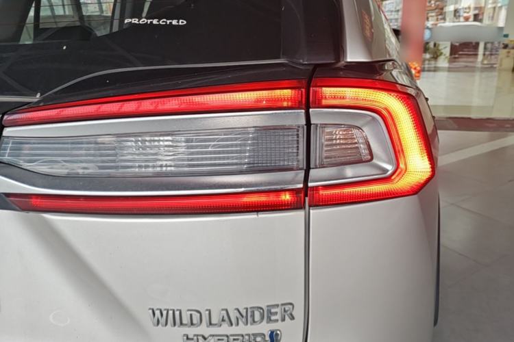 Used Toyota Wildlander 2020 Dual-Motor 2.5L E-CVT Four-Wheel Drive Luxury Edition Right Rear Taillight