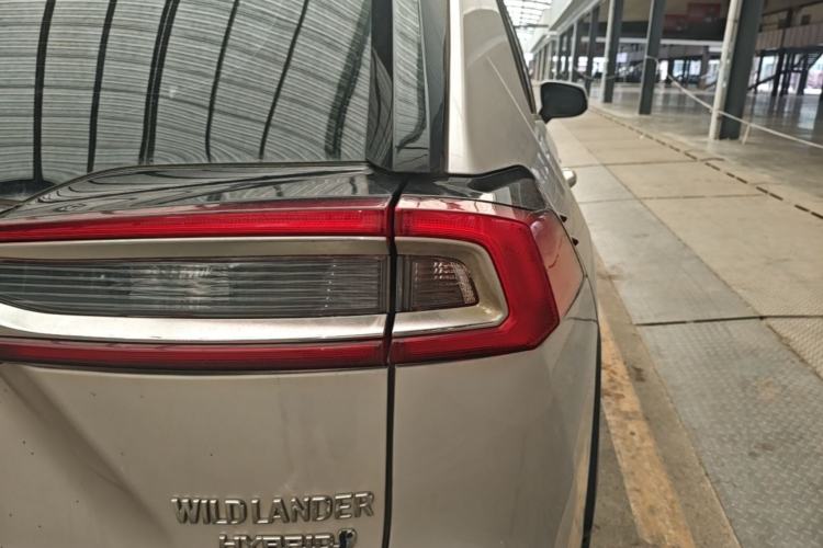 Used Toyota Wildlander 2020 Dual-Motor 2.5L E-CVT Four-Wheel Drive Luxury Edition Right Rear Taillight