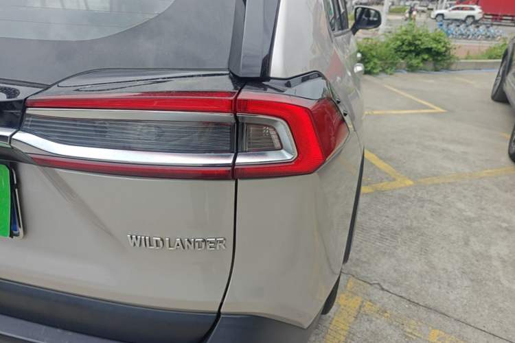 Used Toyota Wildlander 2020 2.0L CVT Two-Wheel Drive Luxury Edition Right Rear Taillight