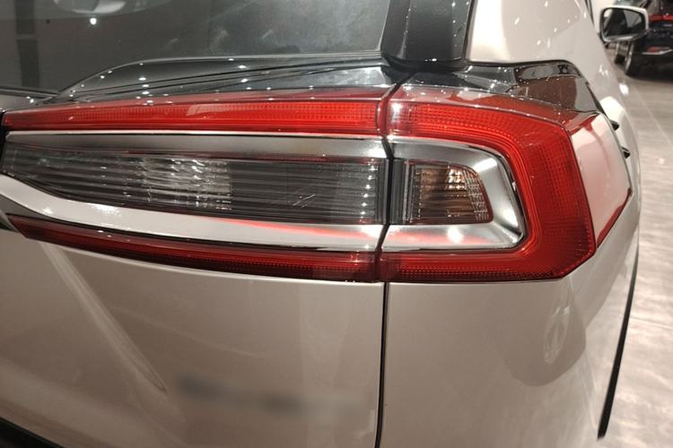 Used Toyota Wildlander 2020 2.0L CVT Two-Wheel Drive Luxury Edition Right Rear Taillight