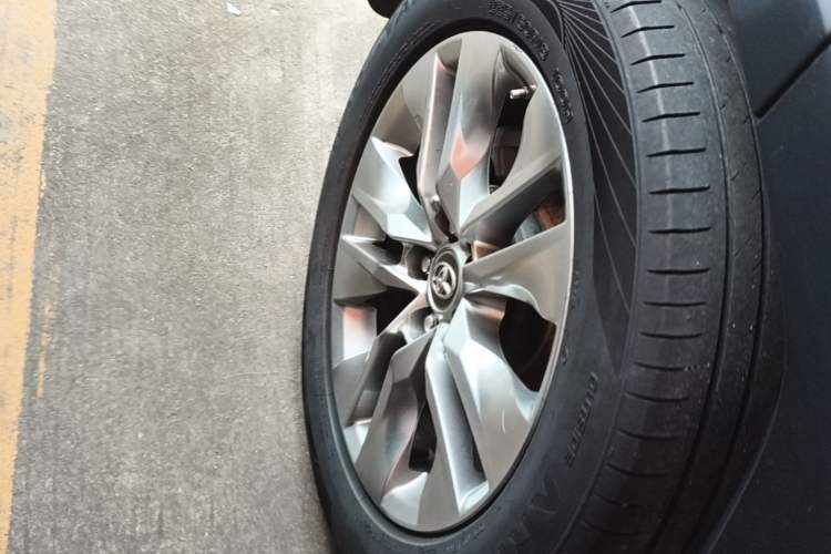 Used Toyota Wildlander 2020 Dual-Engine 2.5L E-CVT Two-Wheel Drive Luxury Edition Right Rear Wheel Hub