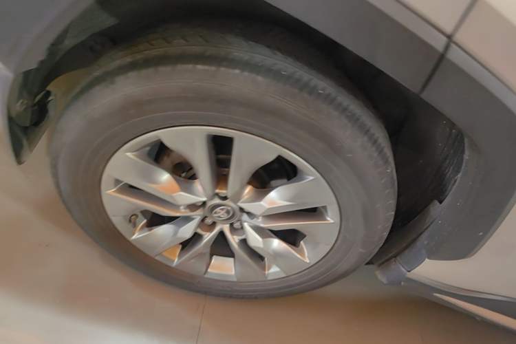 Used Toyota Wildlander 2020 Dual-Engine 2.5L E-CVT Two-Wheel Drive Luxury Edition Right Rear Wheel Hub