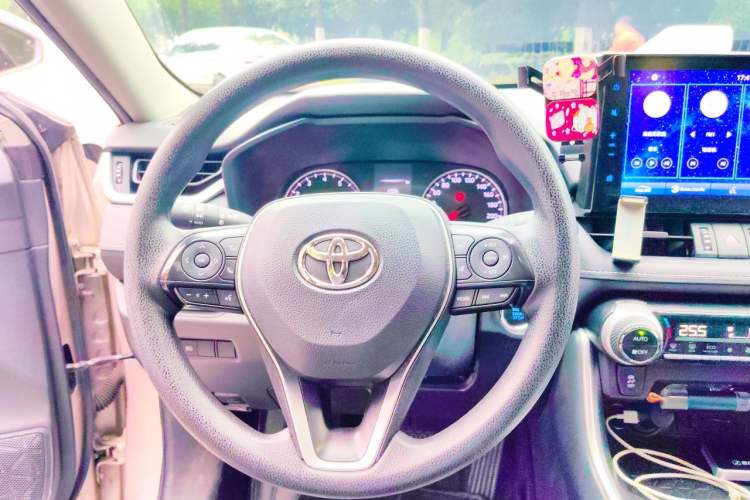 Used Toyota Wildlander 2020 2.0L CVT Two-Wheel Drive Luxury Edition Steering Wheel