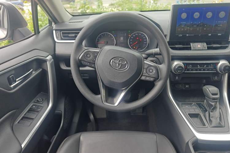 Used Toyota Wildlander 2020 2.0L CVT Two-Wheel Drive Luxury Edition Steering Wheel