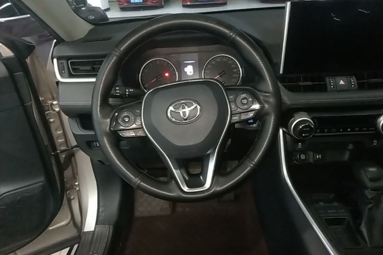 Used Toyota Wildlander 2020 2.0L CVT Two-Wheel Drive Luxury Edition Steering Wheel