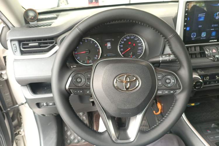 Used Toyota Wildlander 2020 2.0L CVT Two-Wheel Drive Luxury Edition Steering Wheel