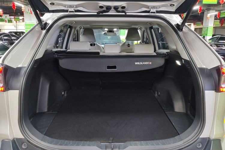 Used Toyota Wildlander 2020 2.0L CVT 4x4 Luxury Edition Trunk