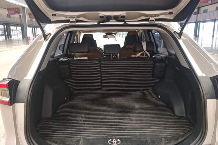 Used Toyota Wildlander 2020 Dual-Motor 2.5L E-CVT Four-Wheel Drive Luxury Edition Trunk