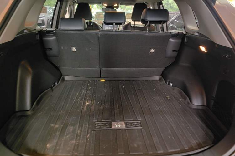 Used Toyota Wildlander 2020 Dual-Engine 2.5L E-CVT Two-Wheel Drive Luxury Edition Trunk