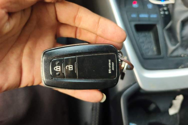 Used Toyota Wildlander 2020 2.0L CVT Two-Wheel Drive Luxury Edition Vehicle Key