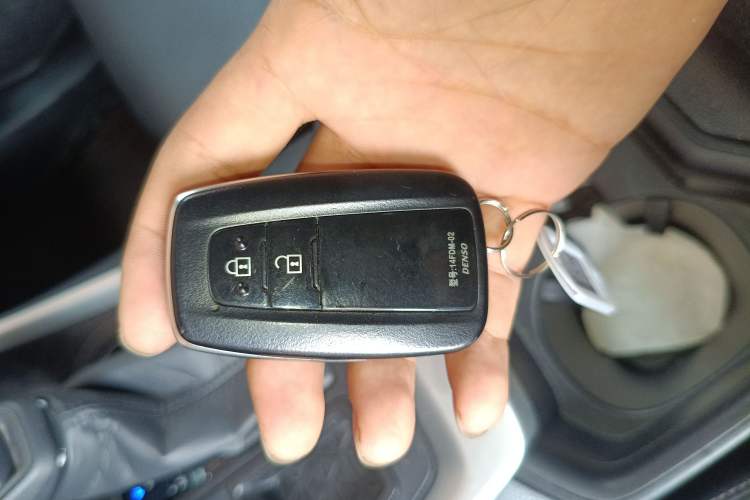 Used Toyota Wildlander 2020 2.0L CVT Two-Wheel Drive Luxury Edition Vehicle Key