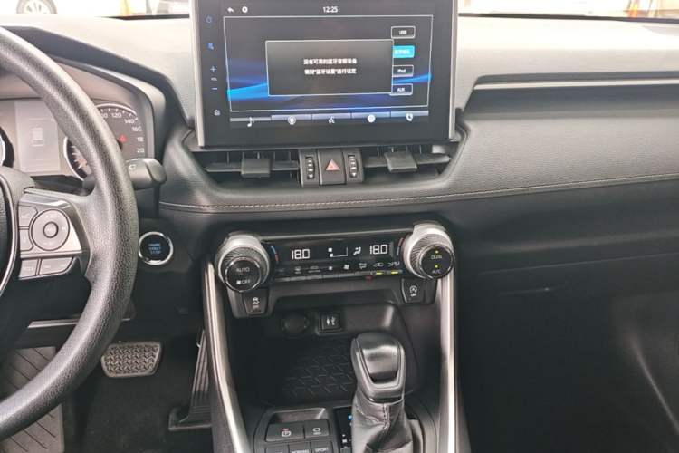 Used Toyota Wildlander 2020 2.0L CVT Two-Wheel Drive Luxury Edition Audio And AC Panel