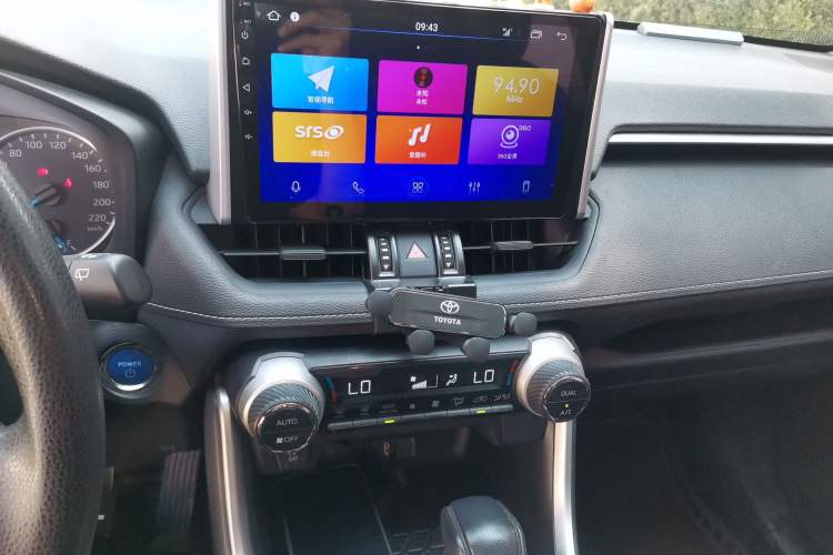 Used Toyota Wildlander 2020 Dual-Engine 2.5L E-CVT Two-Wheel Drive Leading Edition Audio And AC Panel
