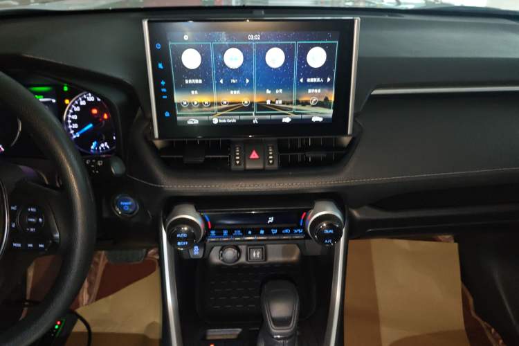 Used Toyota Wildlander 2020 Dual-Engine 2.5L E-CVT Two-Wheel Drive Luxury Edition Audio And AC Panel