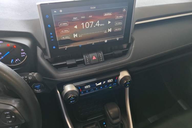 Used Toyota Wildlander 2020 Dual-Motor 2.5L E-CVT Four-Wheel Drive Luxury Edition Audio And AC Panel