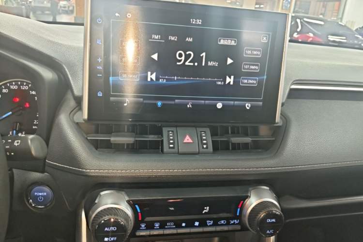 Used Toyota Wildlander 2020 Dual-Motor 2.5L E-CVT Four-Wheel Drive Luxury Edition Audio And AC Panel